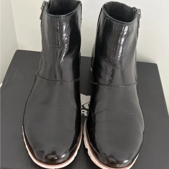 Sorel boots size 8 - Picture 4 of 12